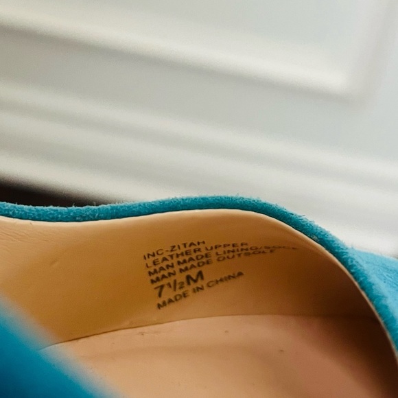 Beautiful size 7.5 blue leather INC heels - Picture 7 of 9